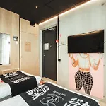 Time Hotel, Time To Art & Boutique