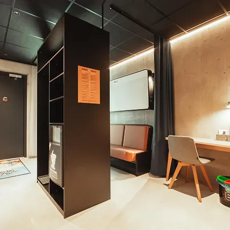 Time Hotel, Time To Art & Boutique