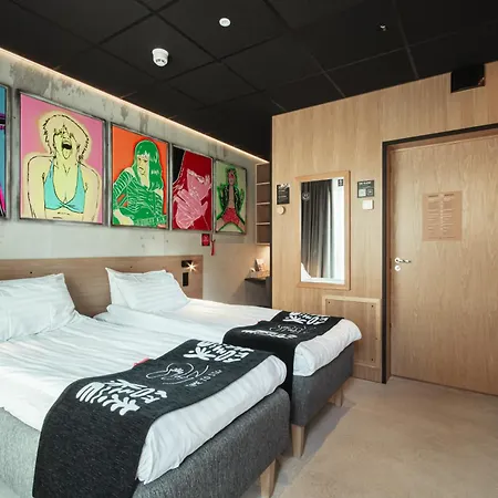 Time Hotel, Time To Art & Boutique