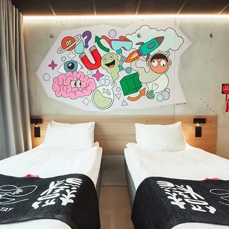 Time Hotel, Time To Art & Boutique